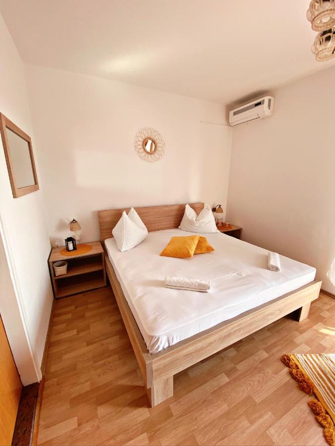 The Manzoni Family 5 Hotel Punat Exterior photo